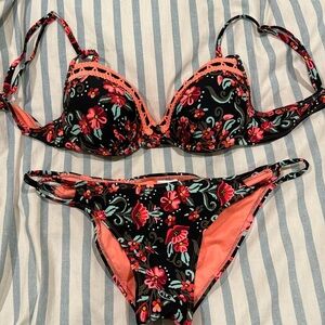 Bikini bathing suit size M bottoms and L top